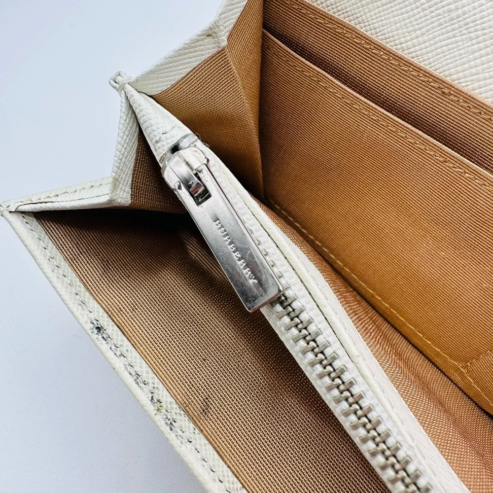 Burberry Beige Nova Check & White Leather Continental Wallet - Picture 14 of 15